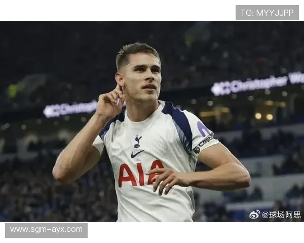 荷兰新卫范德芬闪耀热刺后防